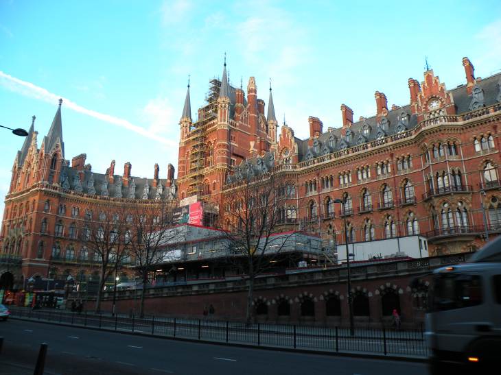  Gare ferroviaire de Saint-Pancras (Eurostar)
